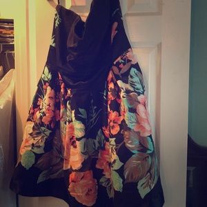 Torrid flower strapless dress